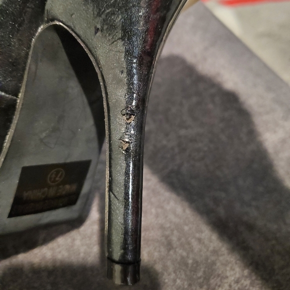 Fahrenheit Women's Gold Studded Pumps Dark Blue Size 7.5 - Picture 10 of 10